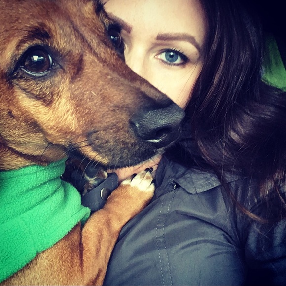 Meet your Posher, Sheila - Picture 2 of 2